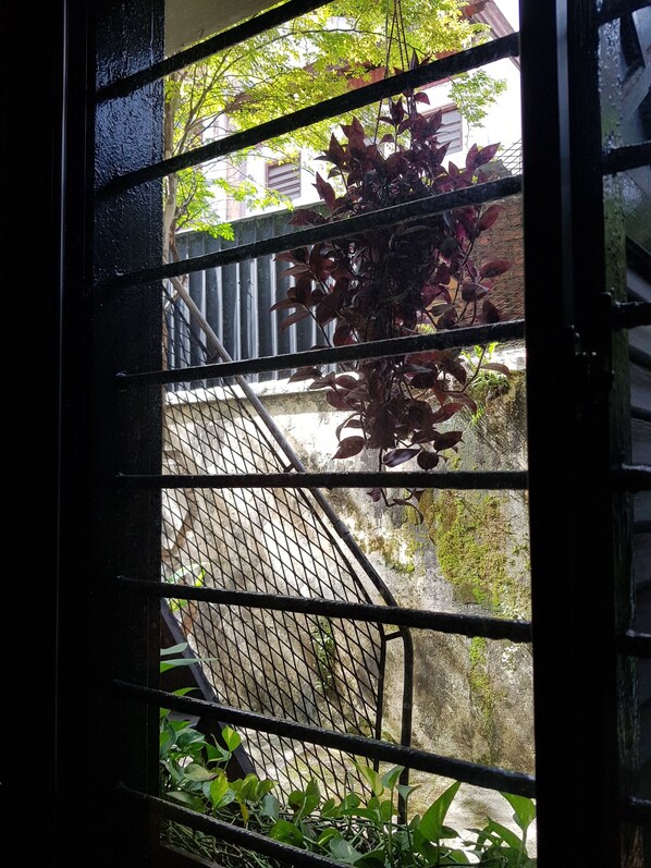 Deluxe-Doppelzimmer, eigenes Bad (King) | Verdunkelungsvorhänge, kostenloses WLAN, Bettwäsche