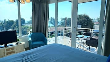 Kamar Double Panorama | Minibar dan didekorasi berbeda-beda