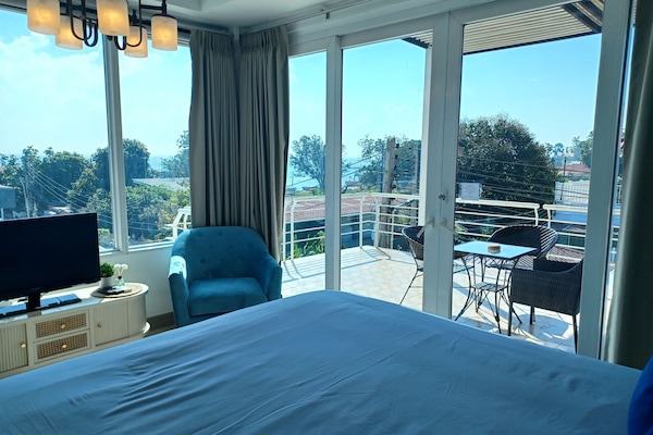 Panoramic Double Room | Minibar, individually decorated, individually furnished, free WiFi