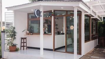 Coffee shop