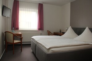 Double Room | Desk, free WiFi, bed sheets - Der kleine Nachbar (Gotha)