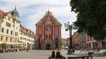 Pemandangan kota dari properti