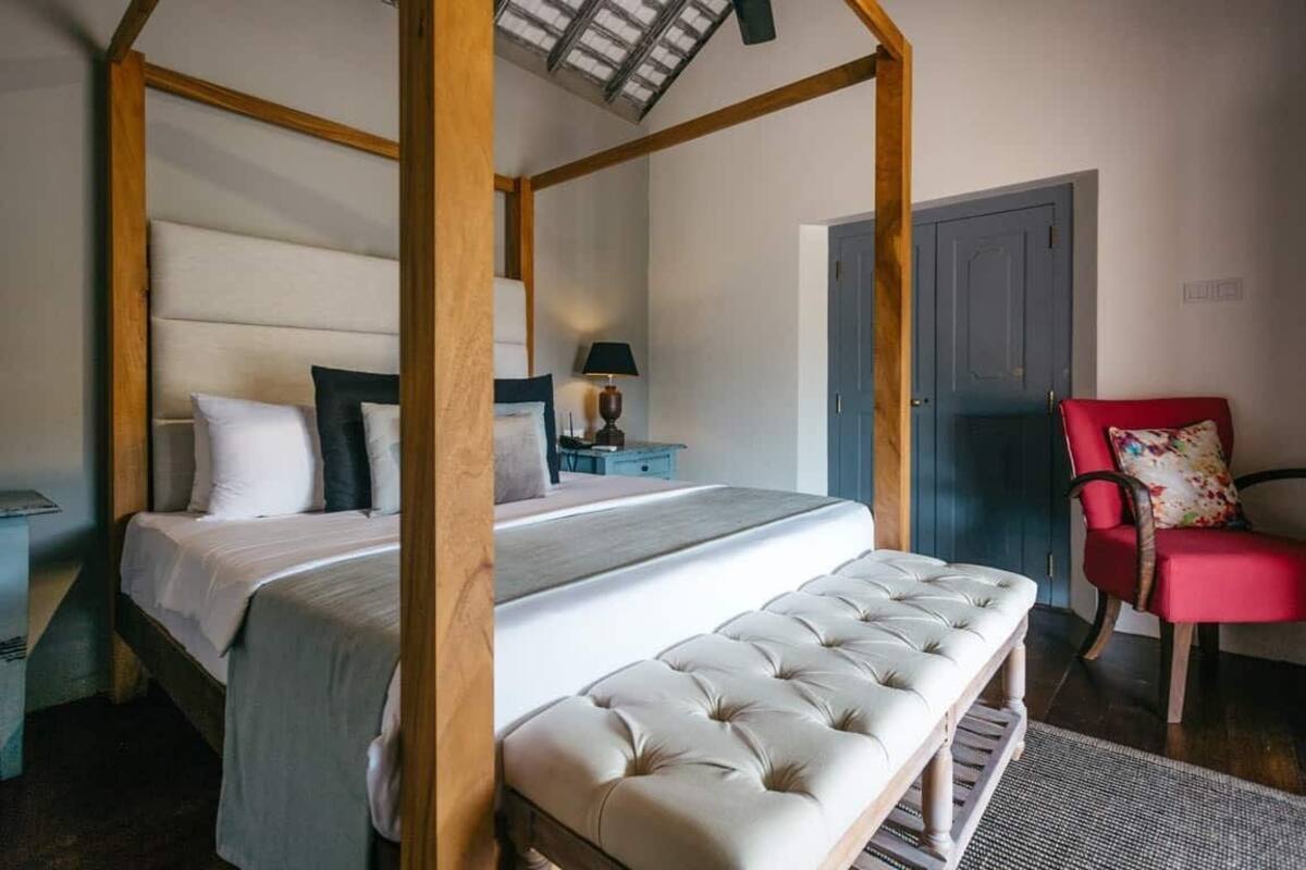 Phòng đôi (Upper Floor) | Két bảo mật tại phòng, trang trí khác biệt 