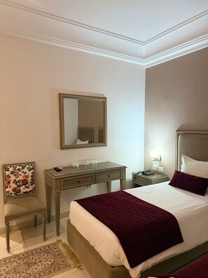 Double Room | Desk, blackout drapes, iron/ironing board, free cribs/infant beds - Pacha Hotel (Sfax)