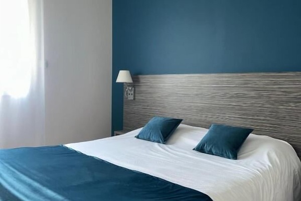 Habitación Confort doble, no fumadores | Ropa de cama de alta calidad, escritorio, cortinas opacas