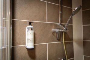 Comfort Double Room, Non Smoking | Premium bedding, desk, blackout drapes, soundproofing - Hôtel Caïman (Pierrelatte)