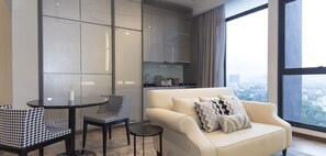 Junior Suite | Desk, soundproofing, iron/ironing board, free WiFi - Zen Home Expressionz Suites (Kuala Lumpur)