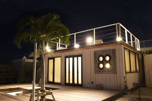 Front of property – evening/night - Dot Cottage Imgya Terrace 88rezo (Miyakojima)