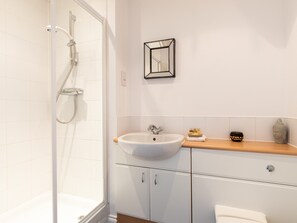 Appartement Confort, salle de bains attenante, vue ville | Salle de bain | Serviettes fournies