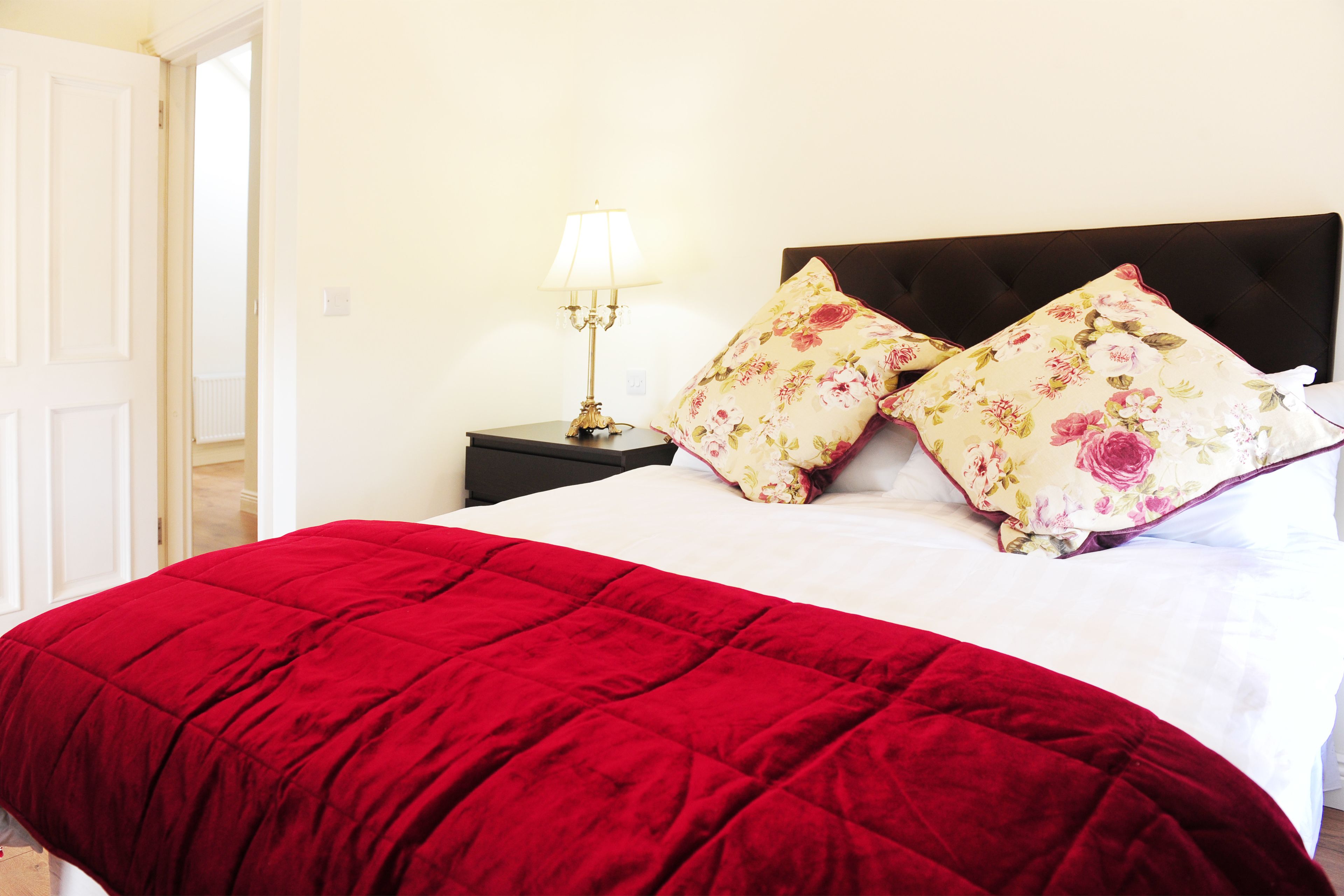 1 bedroom, Egyptian cotton sheets, blackout drapes, soundproofing