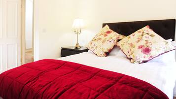 1 bedroom, Egyptian cotton sheets, blackout drapes, soundproofing