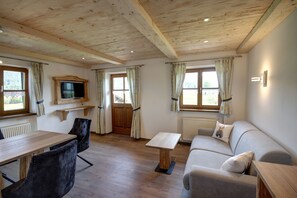 TV, ping pong - Vacation apartment Am Teisenberg for 2 persons, 48 sqm (Inzell)