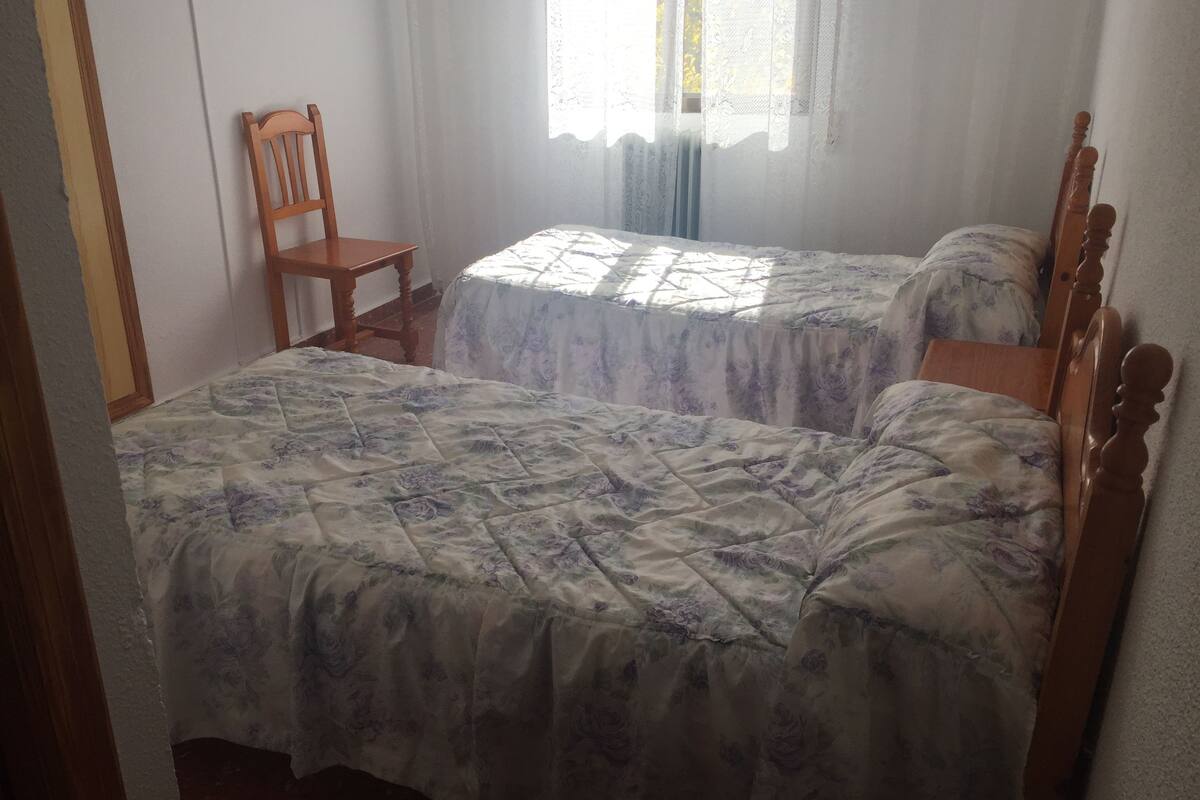 twin room | free wifi, bed sheets