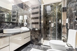 Apartment, 1 Schlafzimmer, Balkon | Badezimmer | Dusche, Regendusche, Haartrockner, Bidet