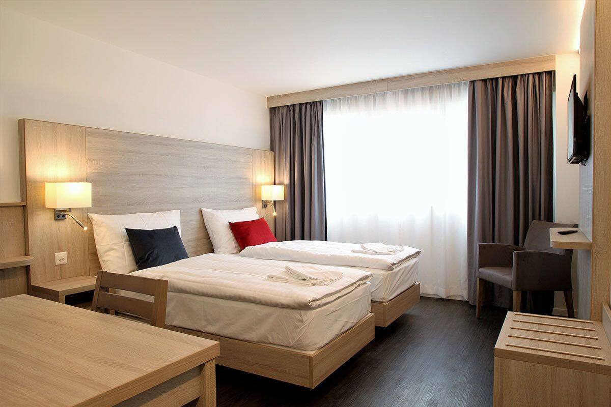 Studio sans balcon | In-room safe, desk, blackout drapes, soundproofing