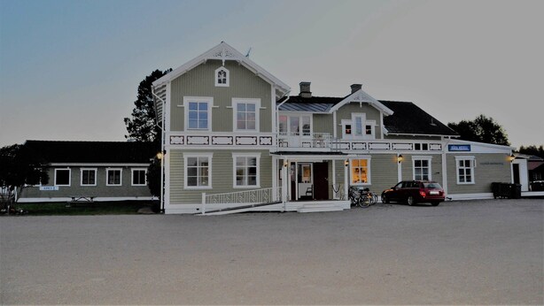Front of property - evening/night - Råda Hotel (Rada)