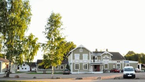 Front of property - Råda Hotel (Rada)