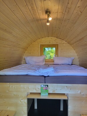 Romantic Cabin | Living area | Ping pong - Eurocamp Spreewaldtor (Märkische Heide)