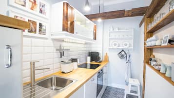 Apartemen (4 / incl 60 EUR cleaning fee) | Makan di kamar