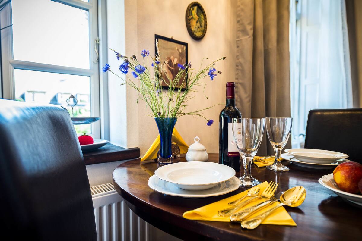 Appartement (1 / incl 60 EUR cleaning fee) | Restauration dans la chambre
