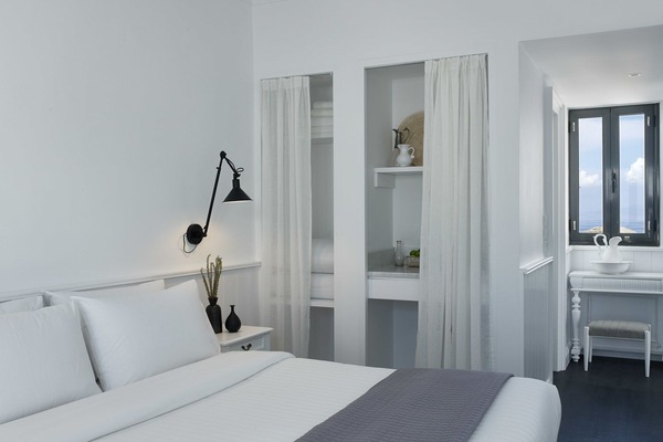Hypo-allergenic bedding available, memory foam beds, in-room safe, desk