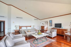 Living area - Hotel Coral Beach Resort (Pegeia)