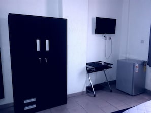 Exclusive Room, 1 King Bed, Non Smoking | Room amenity - Résidence Saint Martin (Abidjan)