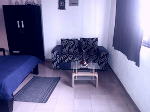 Exclusive Room, 1 King Bed, Non Smoking | Egyptian cotton sheets, iron/ironing board, free WiFi, bed sheets - Résidence Saint Martin (Abidjan)