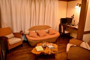 Lobby sitting area - Altitude Madarao (Iiyama)