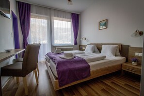 1 bedroom, desk, blackout curtains, free WiFi