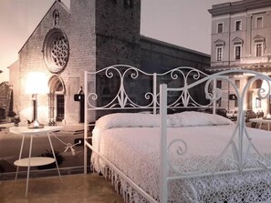 Deluxe Double Room (External Private Bathroom) | Individually decorated, individually furnished, free cribs/infant beds