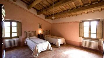 Villa, 6 Schlafzimmer | 6 Schlafzimmer, Babybetten, kostenloses WLAN, Bettwäsche