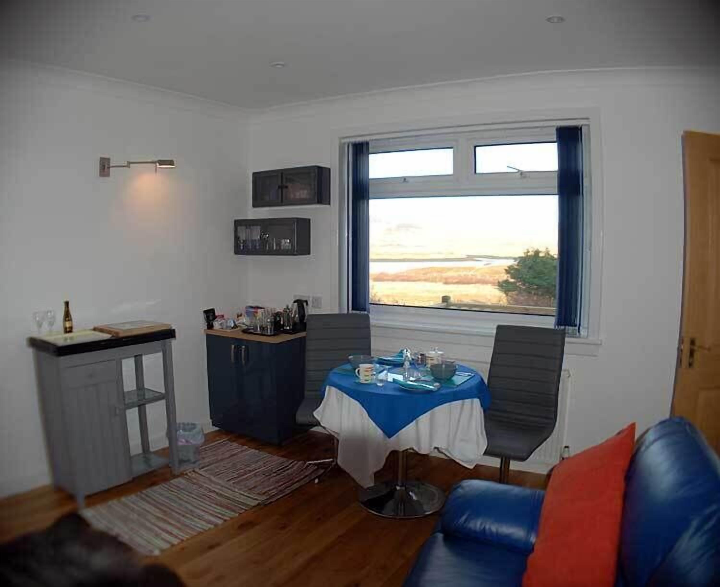 Garden Suite | Living room | Flat-screen TV