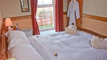 Silverdale Cottage | Free WiFi, bed sheets