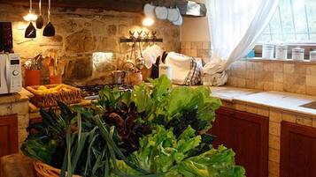 Villa, 5 Bedrooms | Private kitchen