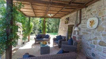 Villa, 5 Bedrooms | Terrace/patio