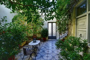 Apartment | 2 bedrooms, in-room safe, iron/ironing board, travel crib - Athens Authentic Elegance (Athens)