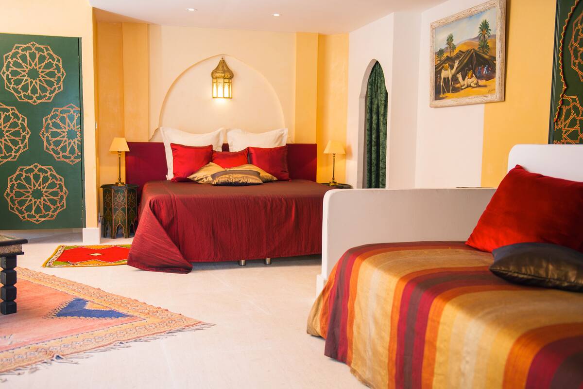 suite | minibar, individually decorated, individually furnished, desk