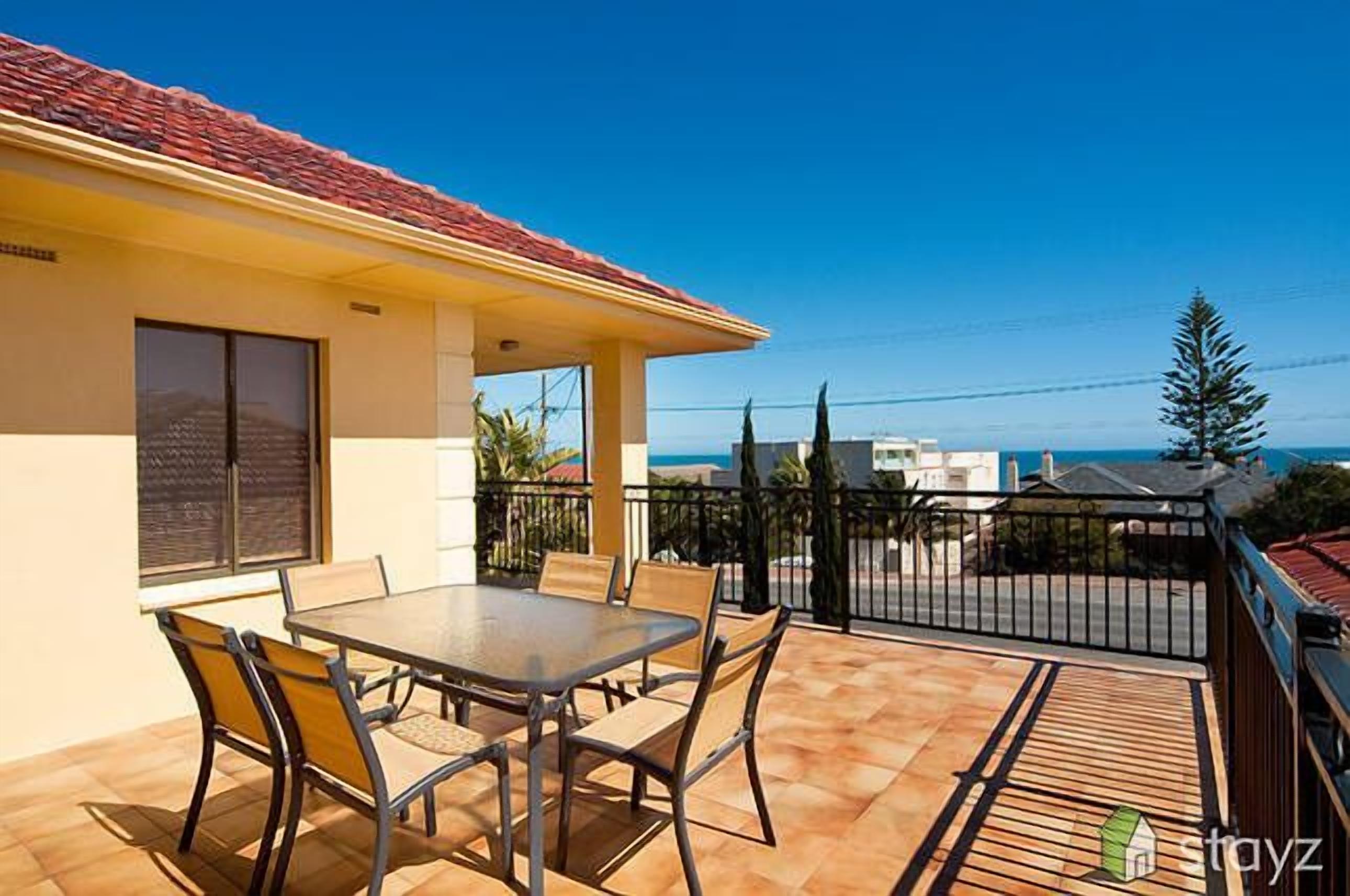Henley Beach House — image 11