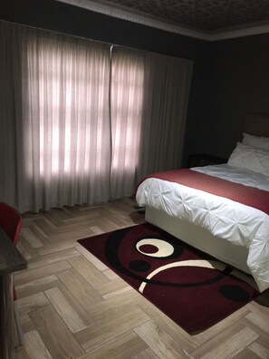 Chalet Confort, 2 camas de matrimonio, no fumadores | 2 dormitorios, ropa de cama de alta calidad, decoración individual
