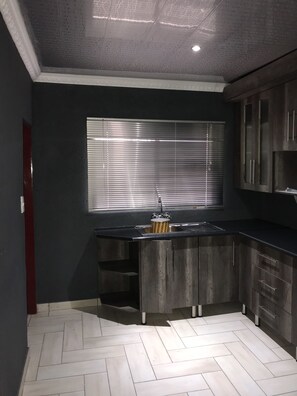 Chalet Confort, 2 camas de matrimonio, no fumadores | Cocina privada | Frigorífico, horno, lavavajillas y cafetera o tetera