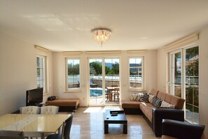 Villa | Opholdsområde | LCD-tv, dvd-afspiller