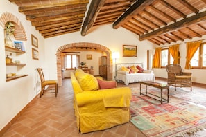 Appartement, 1 chambre, vue colline | Coin séjour