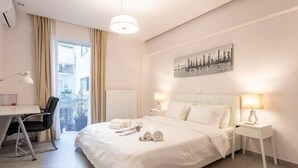 1 slaapkamer, een kluis op de kamer, een strijkplank/strijkijzer
