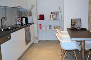 Apartment, 1 Bedroom | Private kitchen