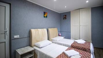 City Twin Room | Hypo-allergenic bedding, individually decorated, individually furnished