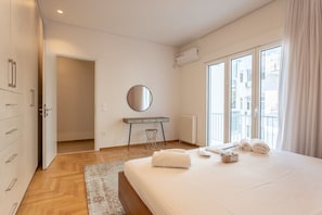 Apartment, 3 Bedrooms | 3 bedrooms, premium bedding, in-room safe, iron/ironing board
