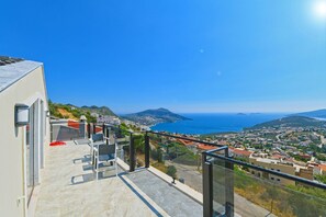 Vila, 5 quartos | Terraço/pátio