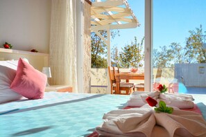 Villa, 2 Bedrooms | 2 bedrooms, desk, iron/ironing board, free WiFi