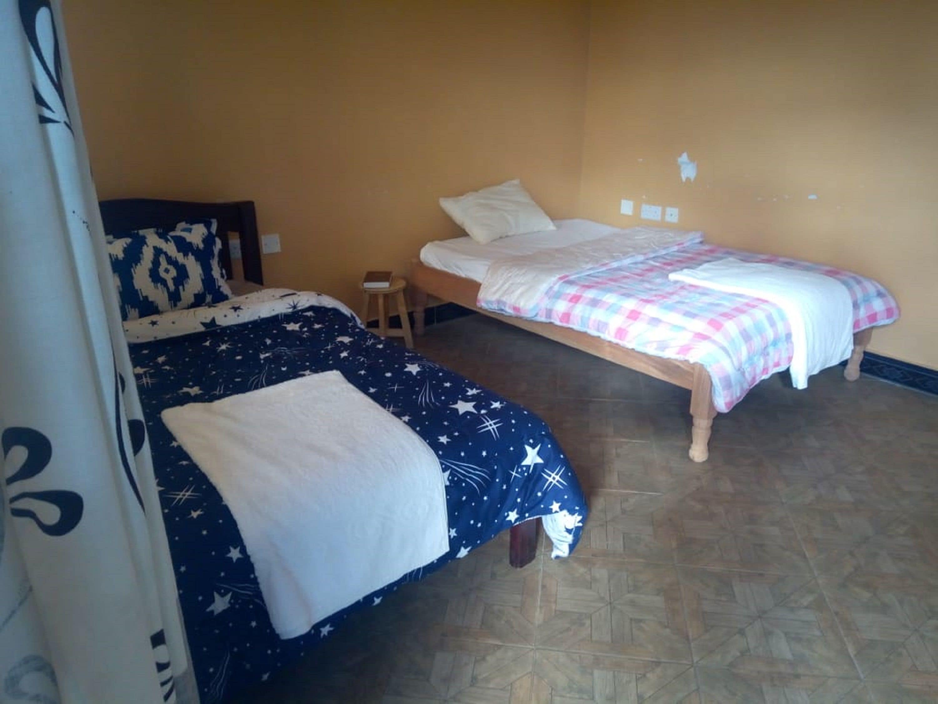 family room | desk, blackout curtains, cots/infant beds, free wifi